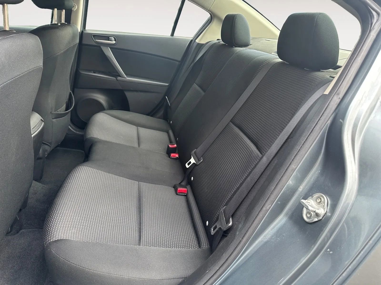 Used 2012 MAZDA MAZDA3 i Sport FWD image 15