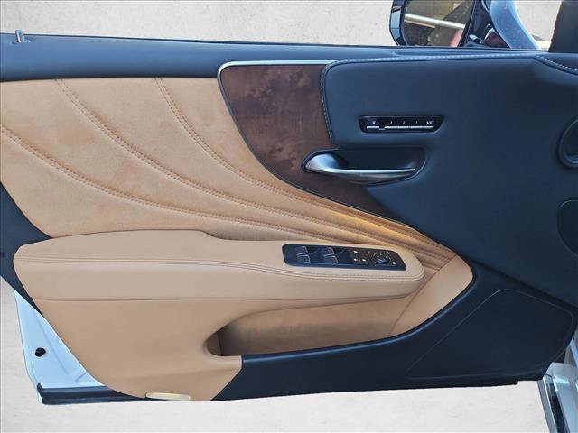 Used 2023 Lexus LS 500 w/ Accessory Package (Z1) RWD image 9