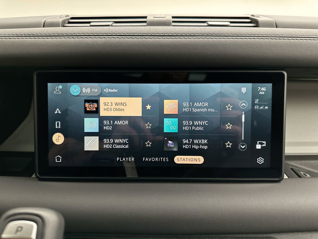 Used 2024 Land Rover Defender 110 X-Dynamic SE image 27