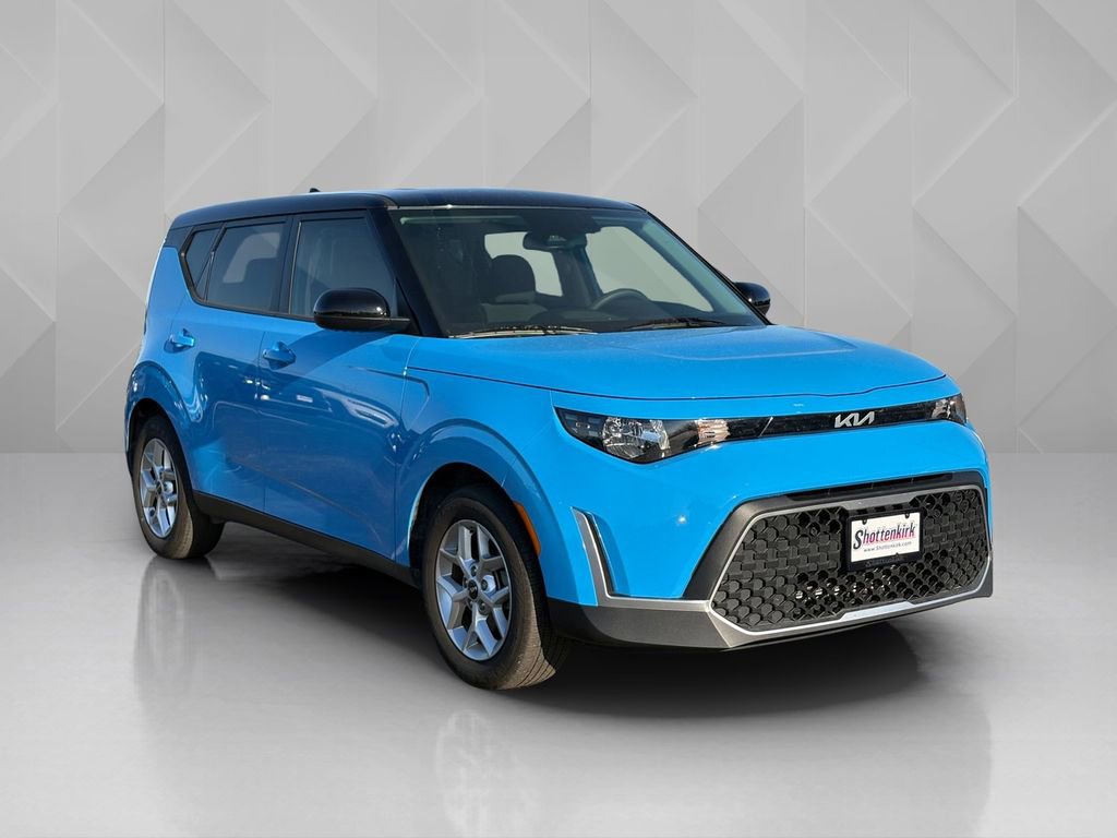 Certified 2024 Kia Soul S image 3