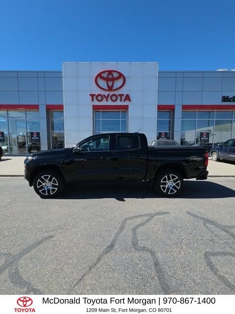 Used 2023 Chevrolet Colorado Z71 image 2