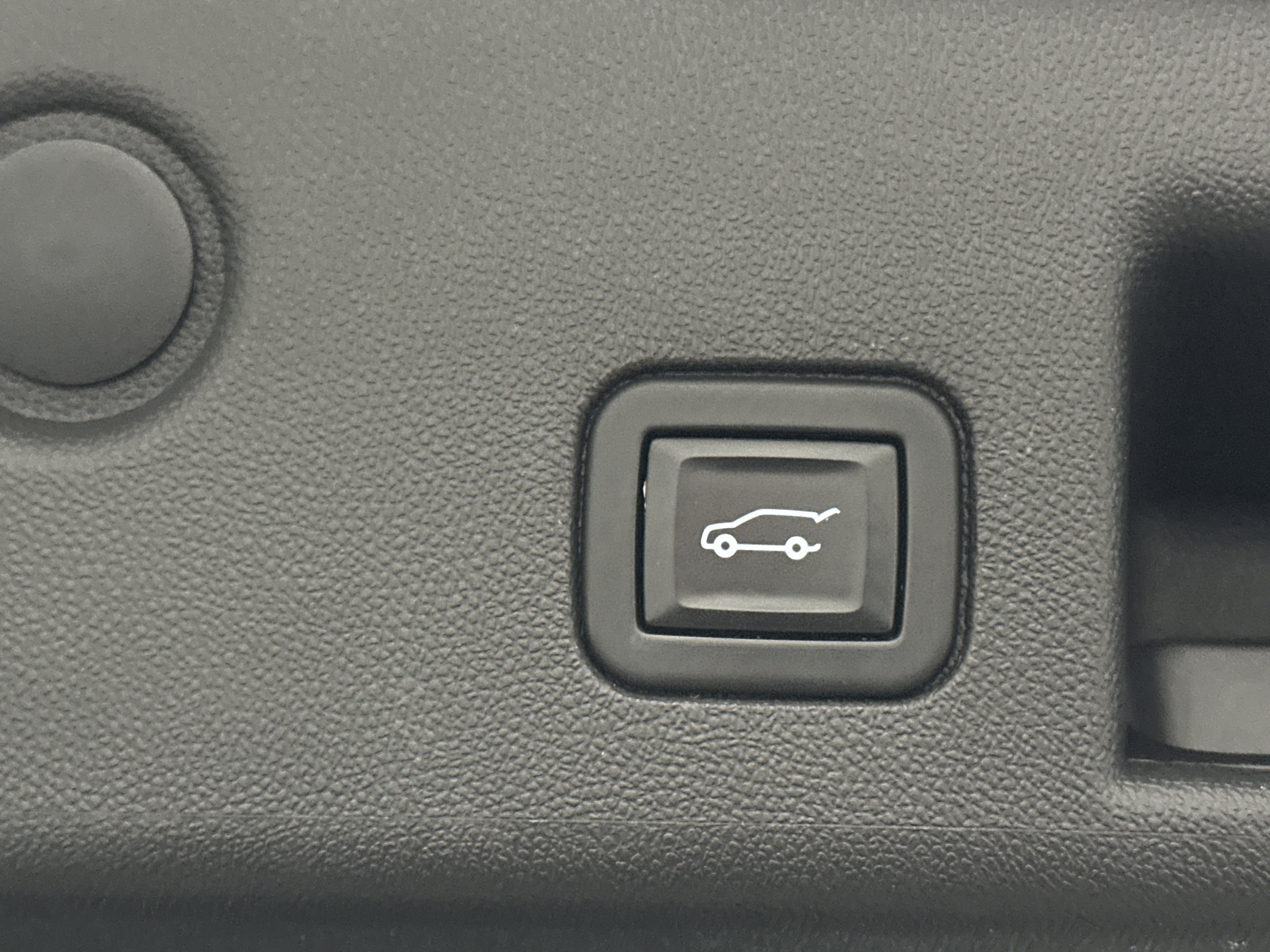 Used 2021 Chevrolet Equinox Premier FWD image 17