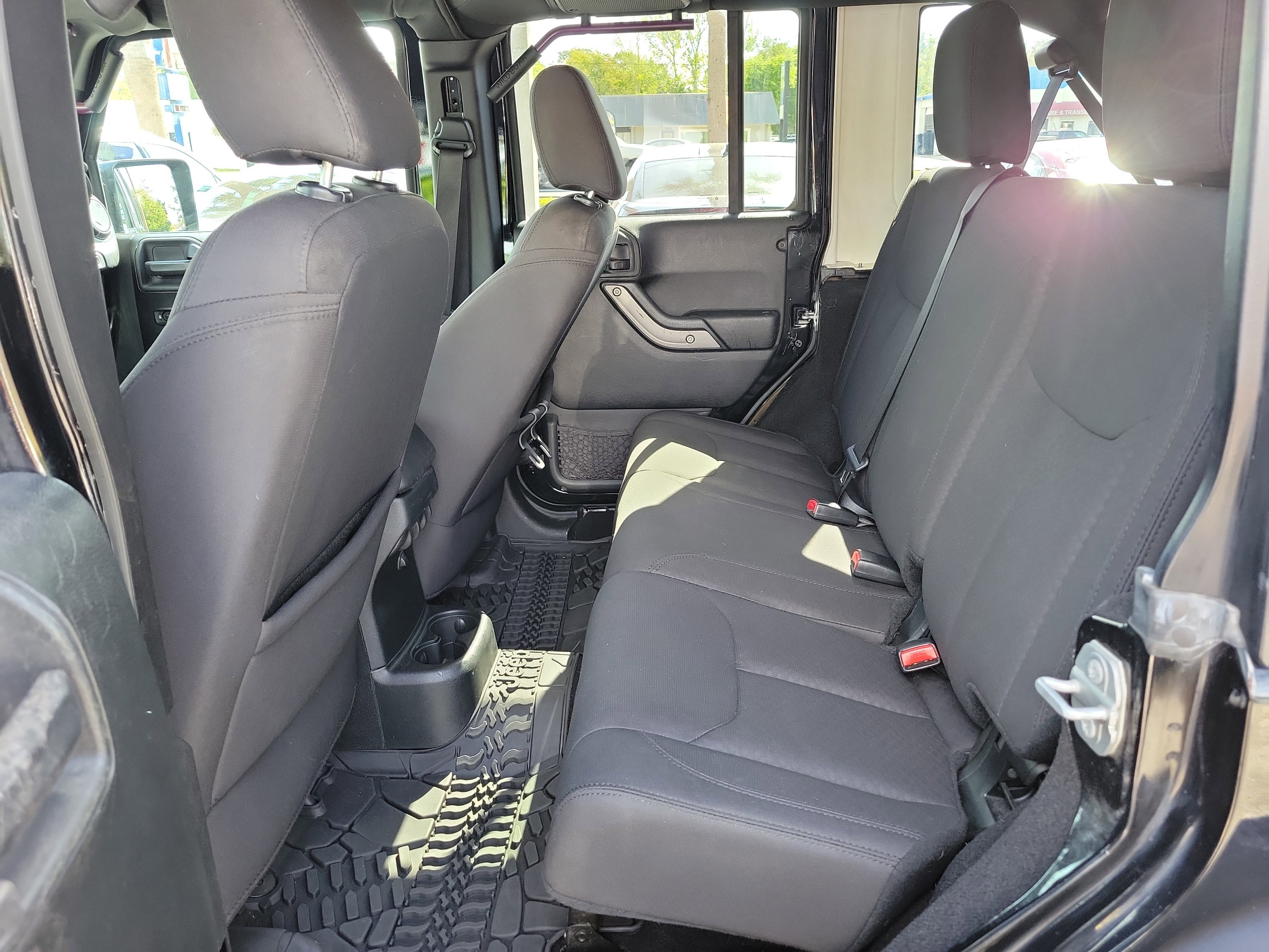 Used 2018 Jeep Wrangler Unlimited Sport S image 13