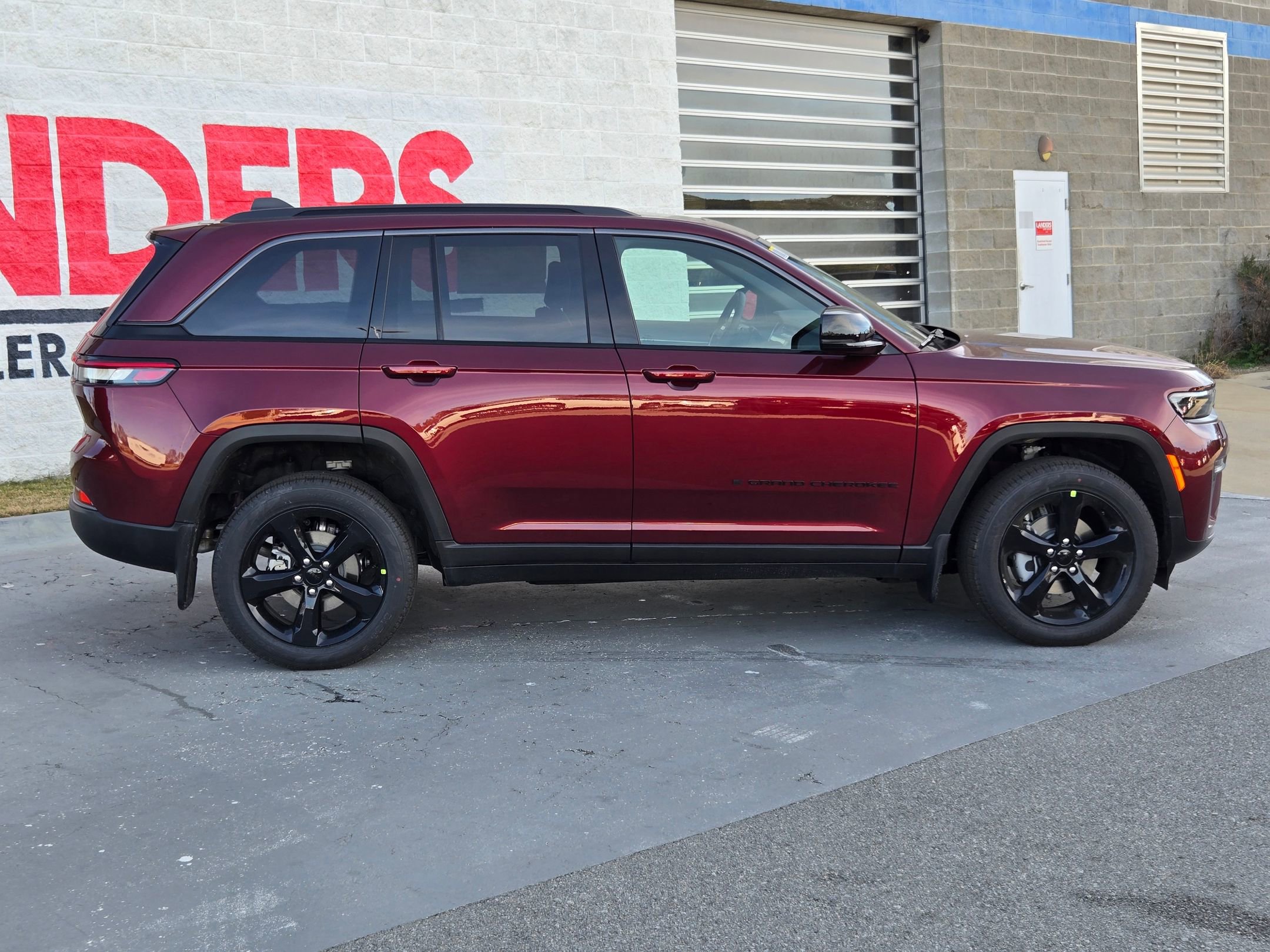 New 2026 Jeep Grand Cherokee Limited w/ Limited Altitude Package image 8