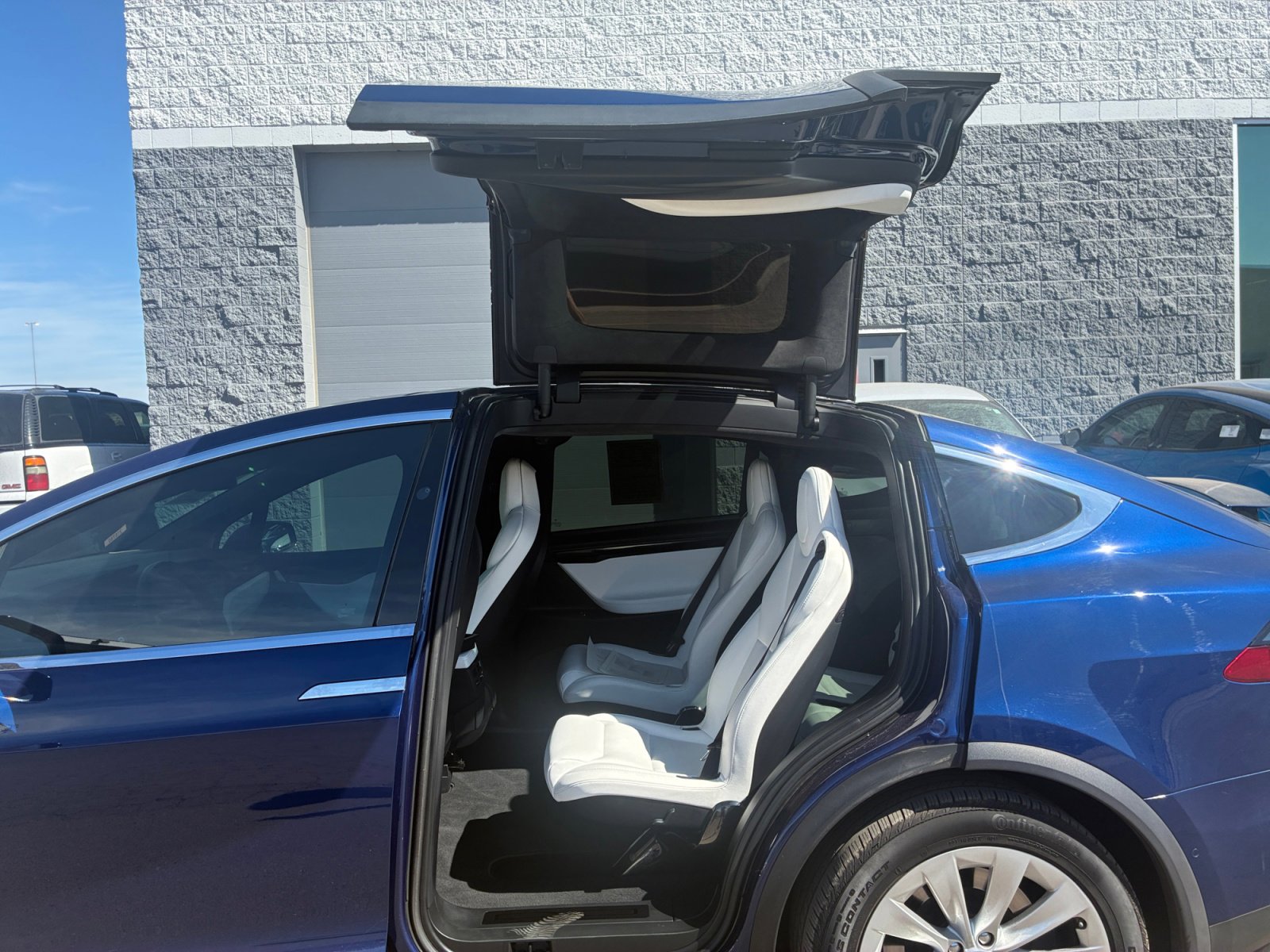 Used 2018 Tesla Model X 75D image 30
