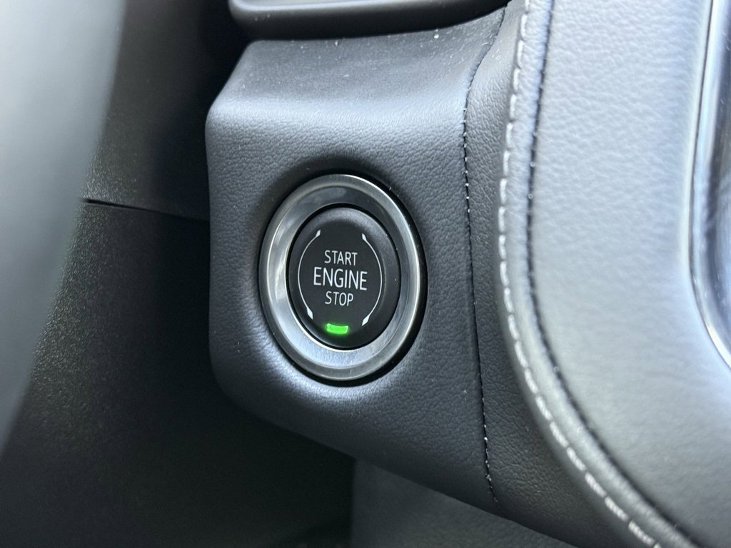 Used 2024 Chevrolet Suburban Z71 w/ Luxury Package image 27