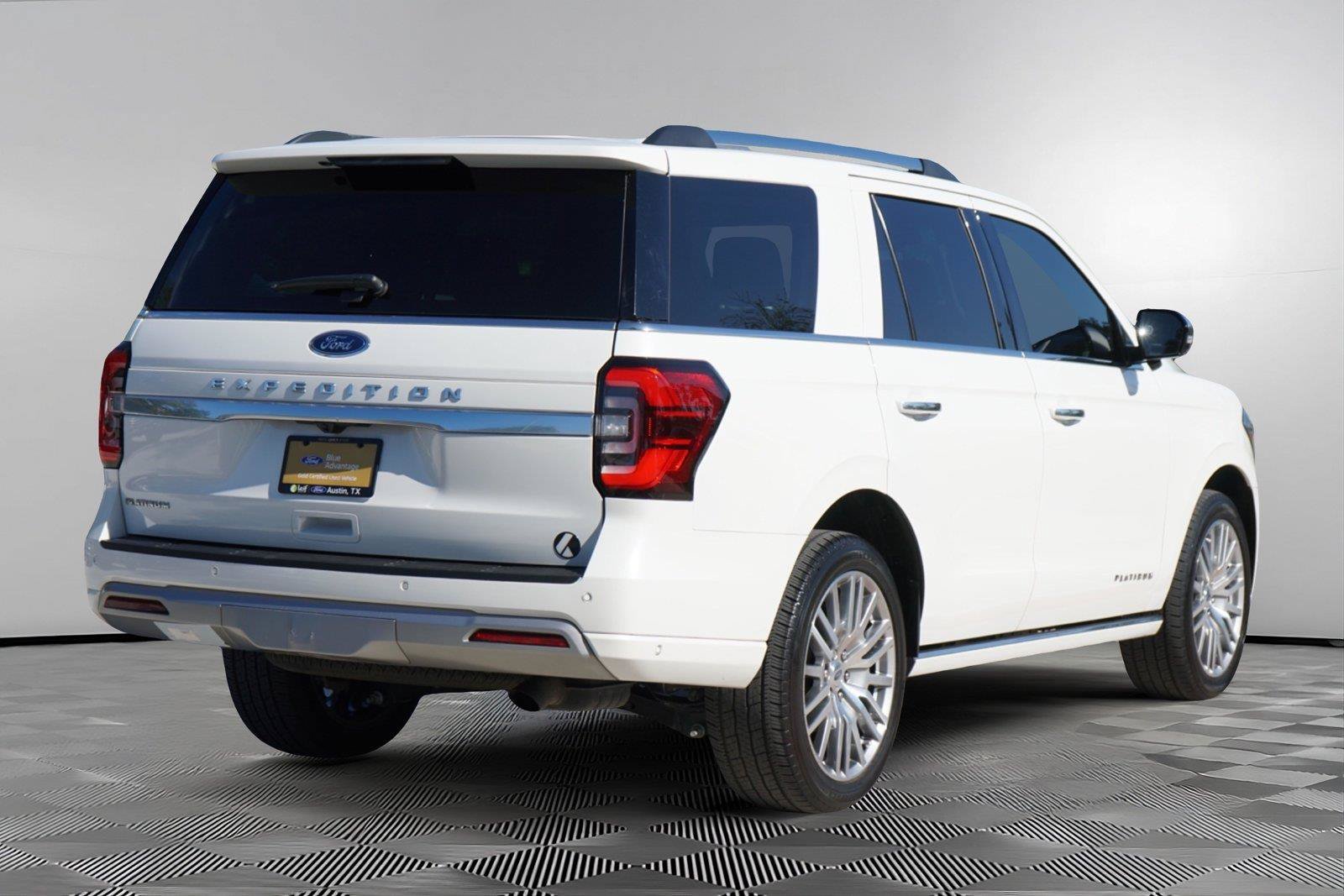 Used 2024 Ford Expedition Platinum RWD image 5