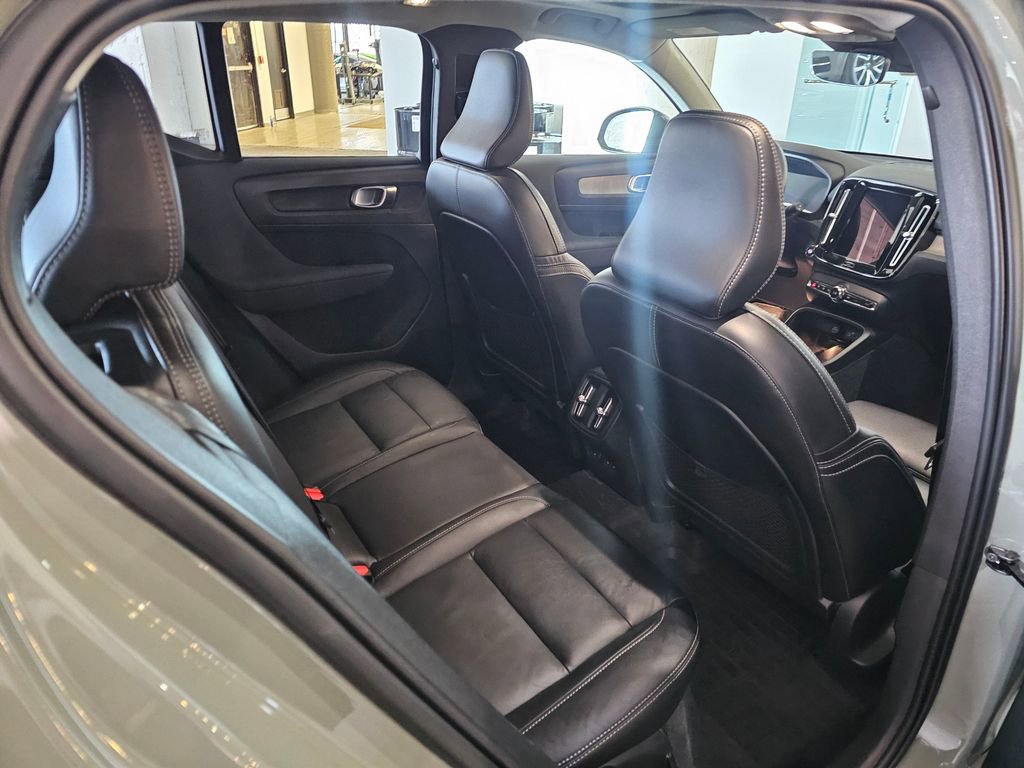 Certified 2023 Volvo XC40 B5 Plus w/ Protection Package Premier AWD/4WD image 8