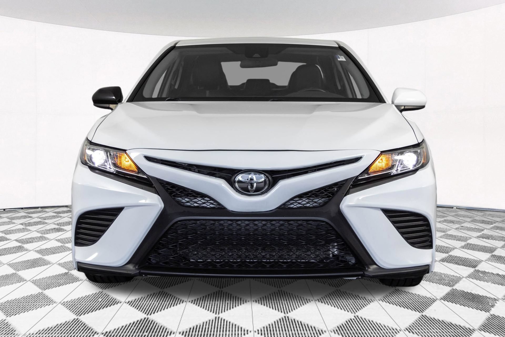 Used 2020 Toyota Camry SE AWD/4WD image 11