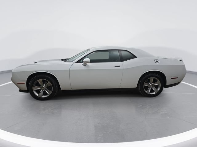 Used 2019 Dodge Challenger SXT RWD image 9