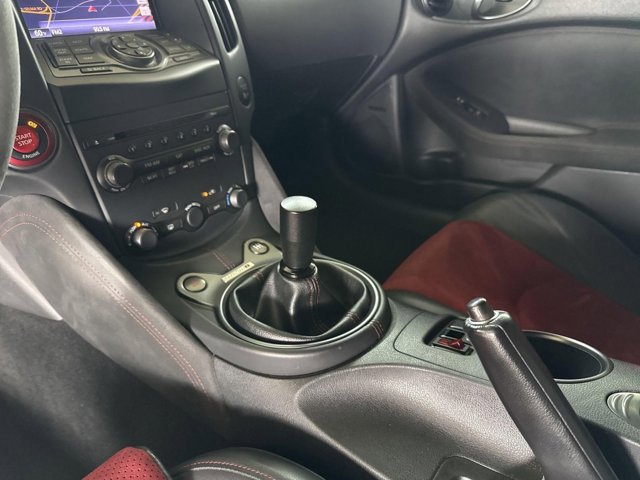 Used 2018 Nissan 370Z NISMO RWD image 19