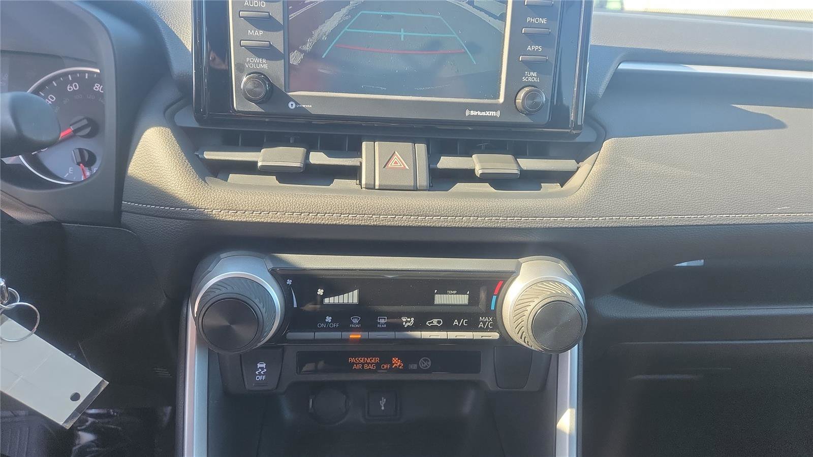 Used 2021 Toyota RAV4 LE image 29