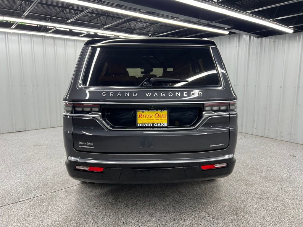 Used 2022 Jeep Grand Wagoneer Series III AWD/4WD image 5