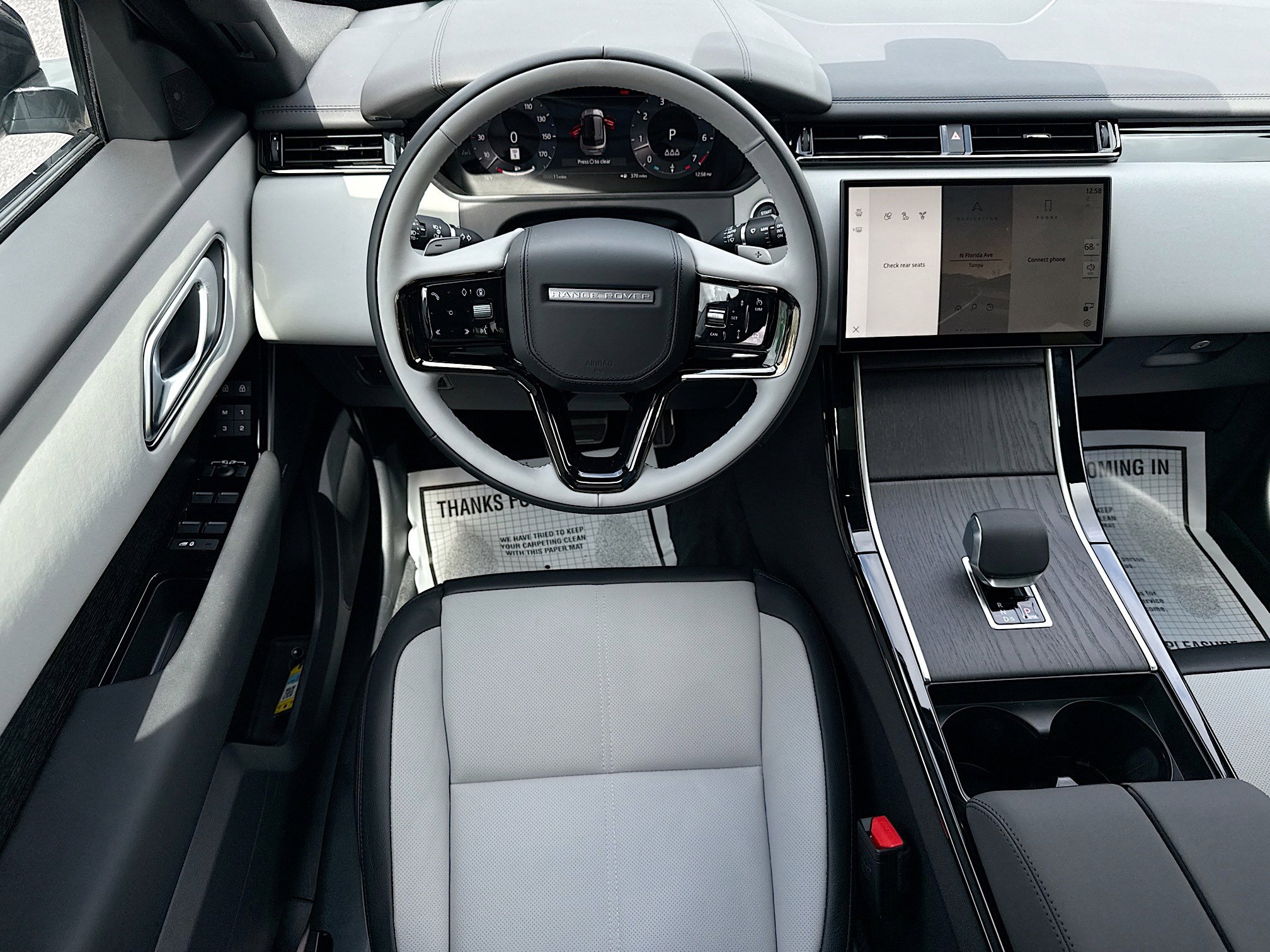 New 2026 Land Rover Range Rover Velar Dynamic SE AWD/4WD image 16