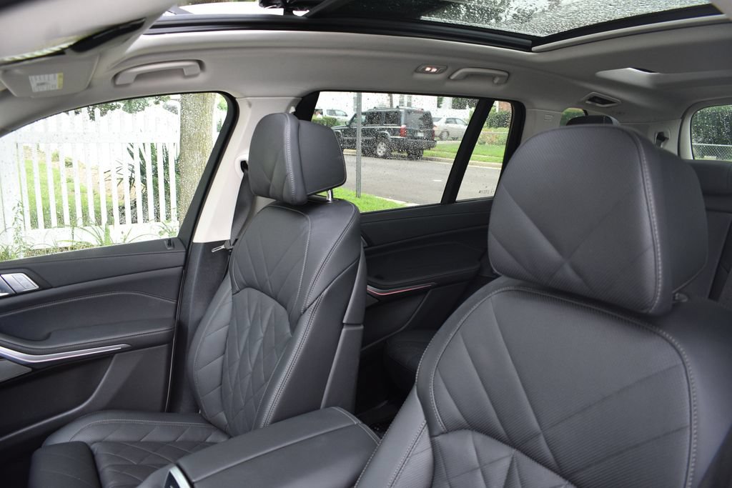 Used 2026 BMW X7 xDrive40i AWD/4WD image 9