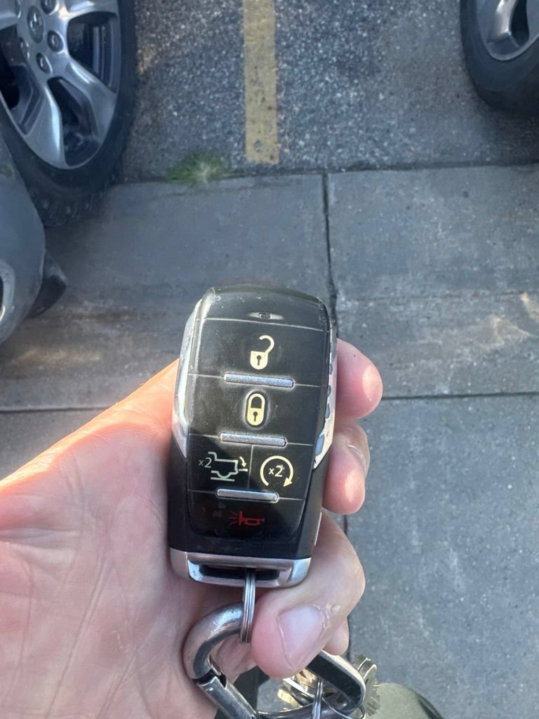 Used 2019 RAM 1500 Laramie AWD/4WD image 5