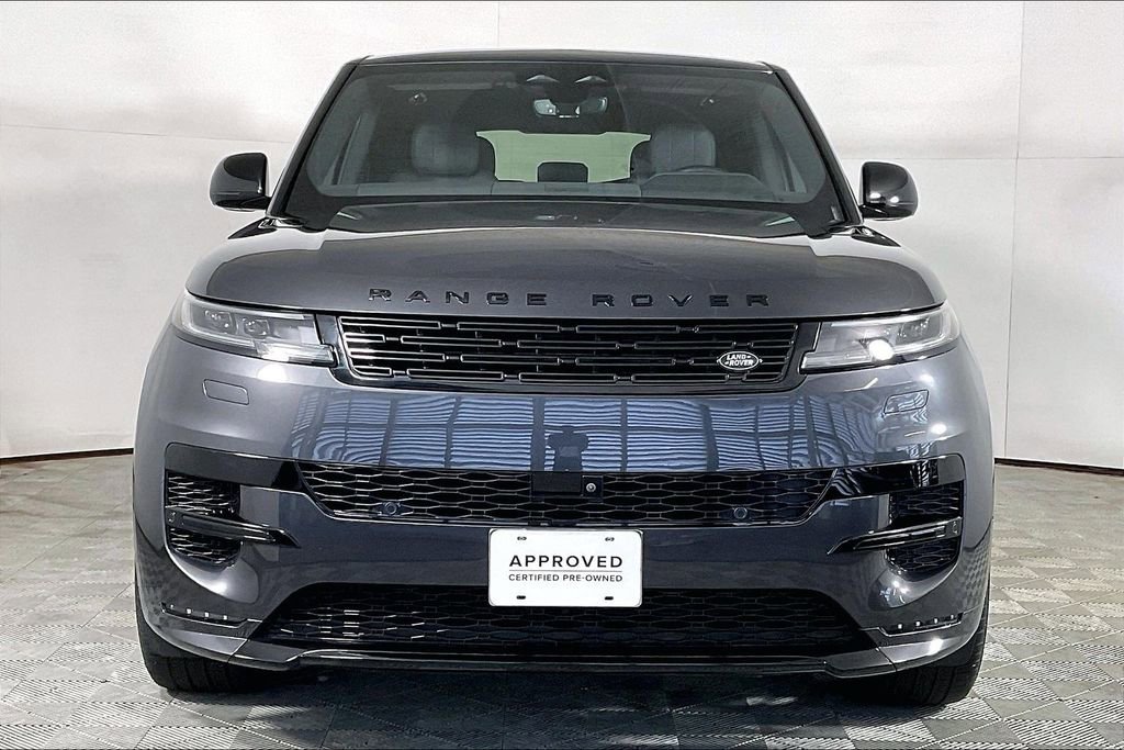 Used 2025 Land Rover Range Rover Sport Dynamic SE image 2