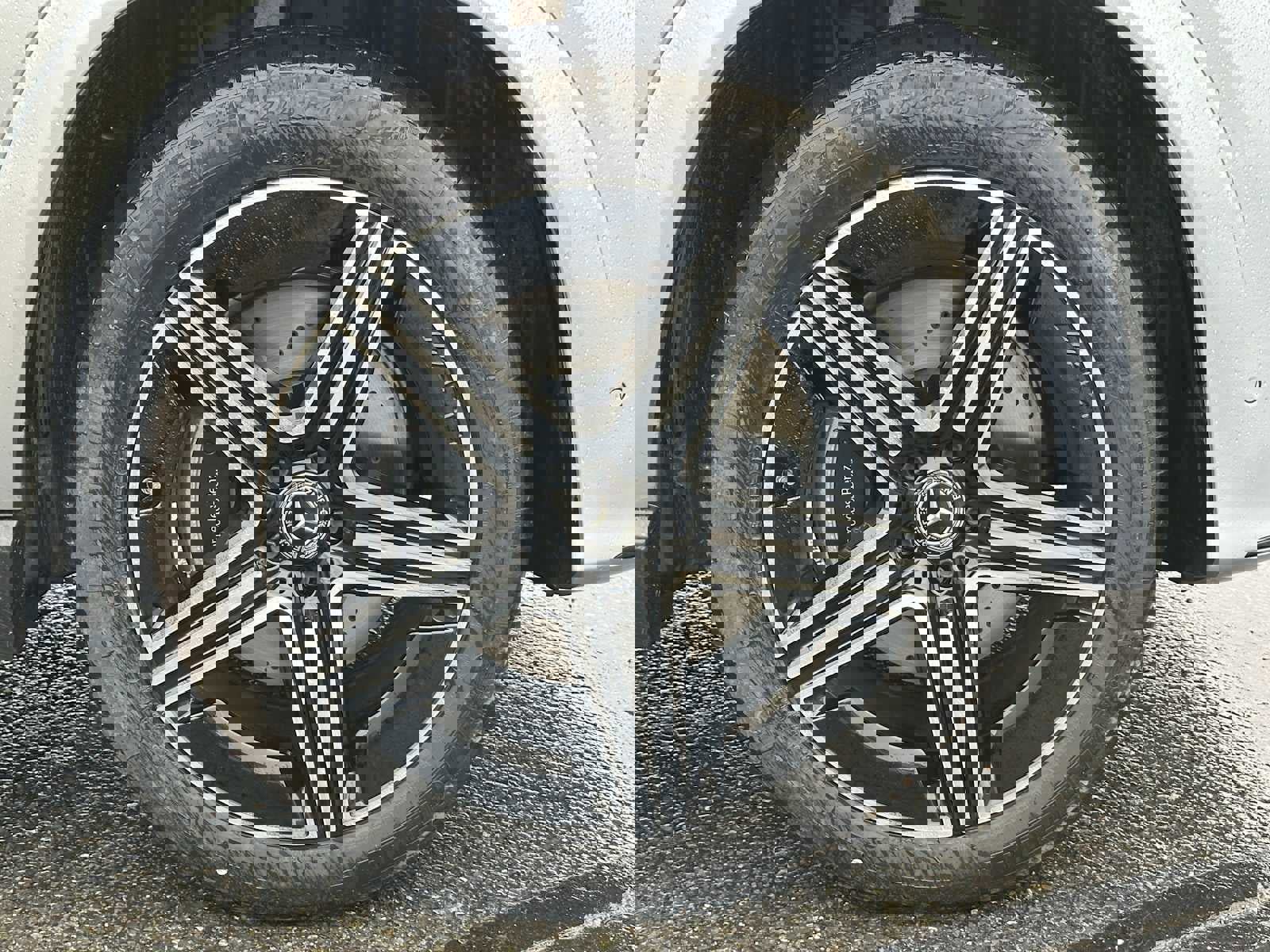 Used 2025 Mercedes-Benz GLE 450e 4MATIC image 9