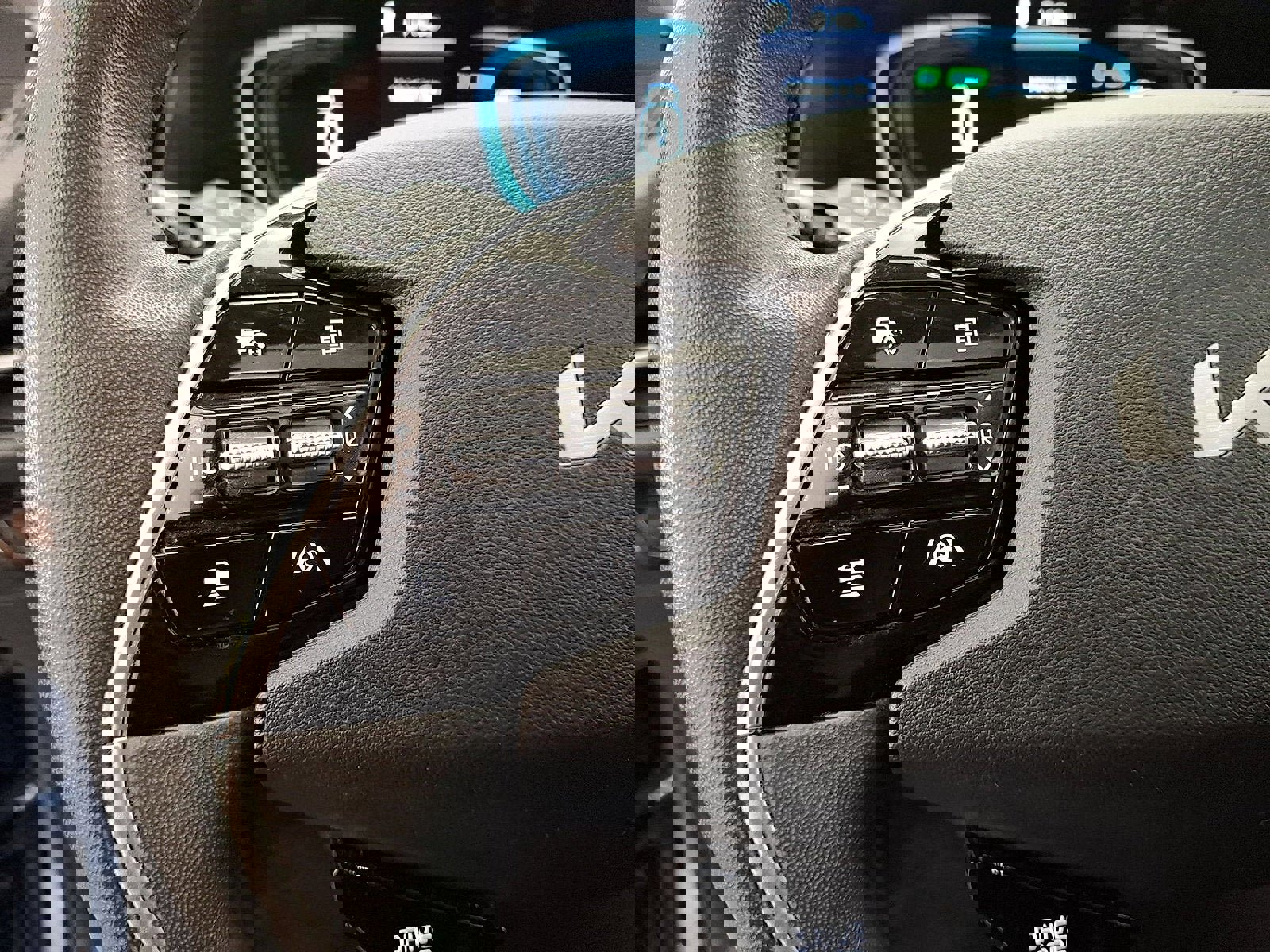 Used 2023 Kia Niro SX Touring image 17