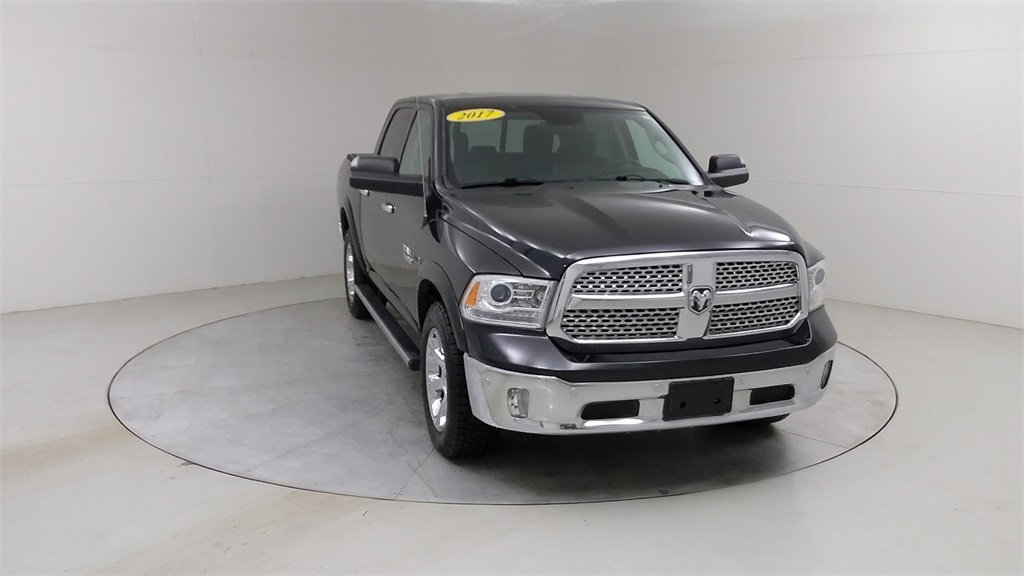 Used 2017 RAM 1500 Laramie w/ Convenience Group image 10