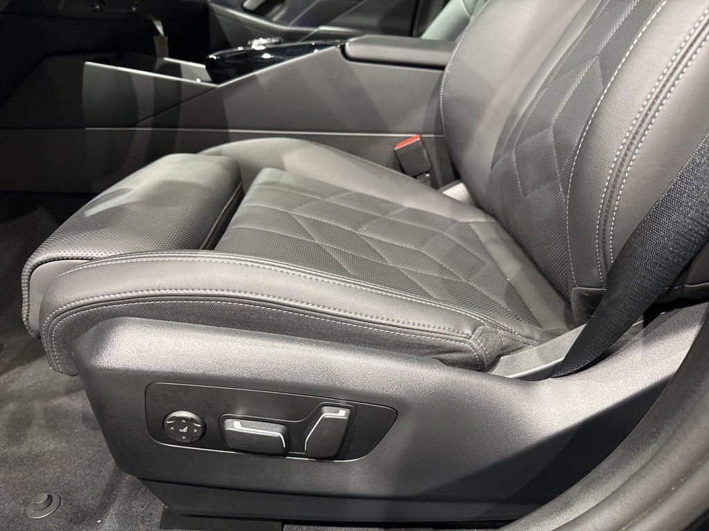 Used 2024 BMW i5 eDrive40i w/ Premium Package image 15