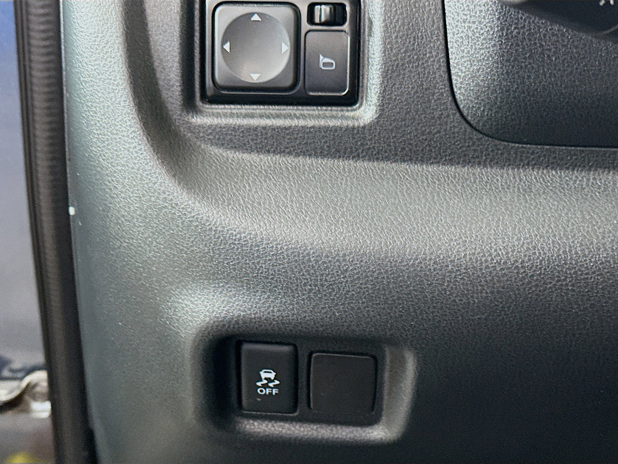 Used 2015 Nissan Versa SV image 16