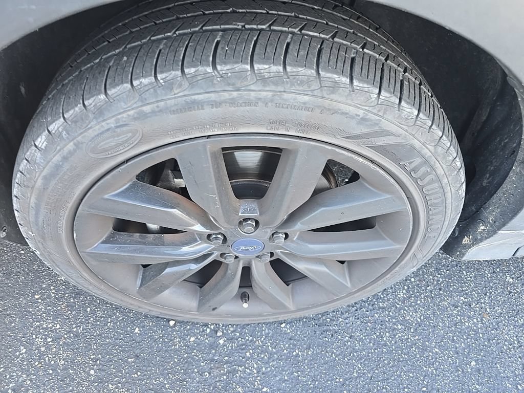 Used 2017 Ford Escape Titanium AWD/4WD image 3