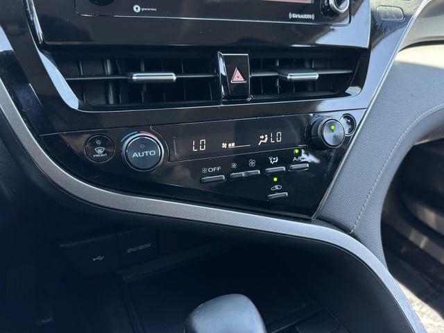 Used 2022 Toyota Camry SE FWD image 23