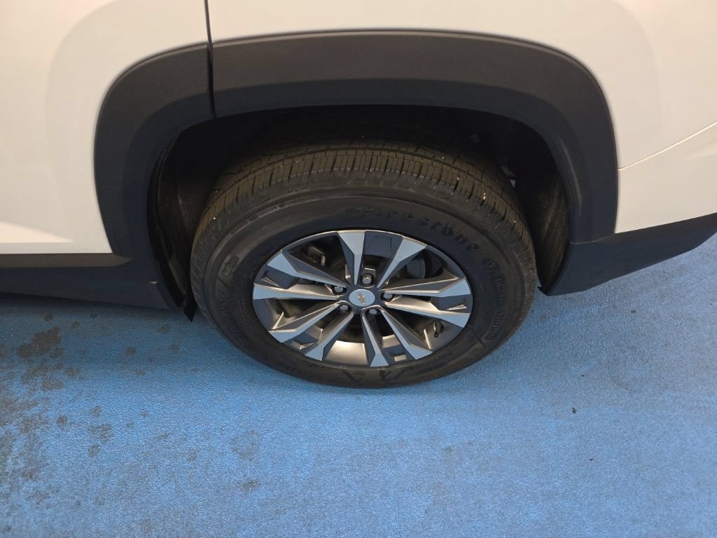 Certified 2026 Chevrolet Equinox LT FWD image 11