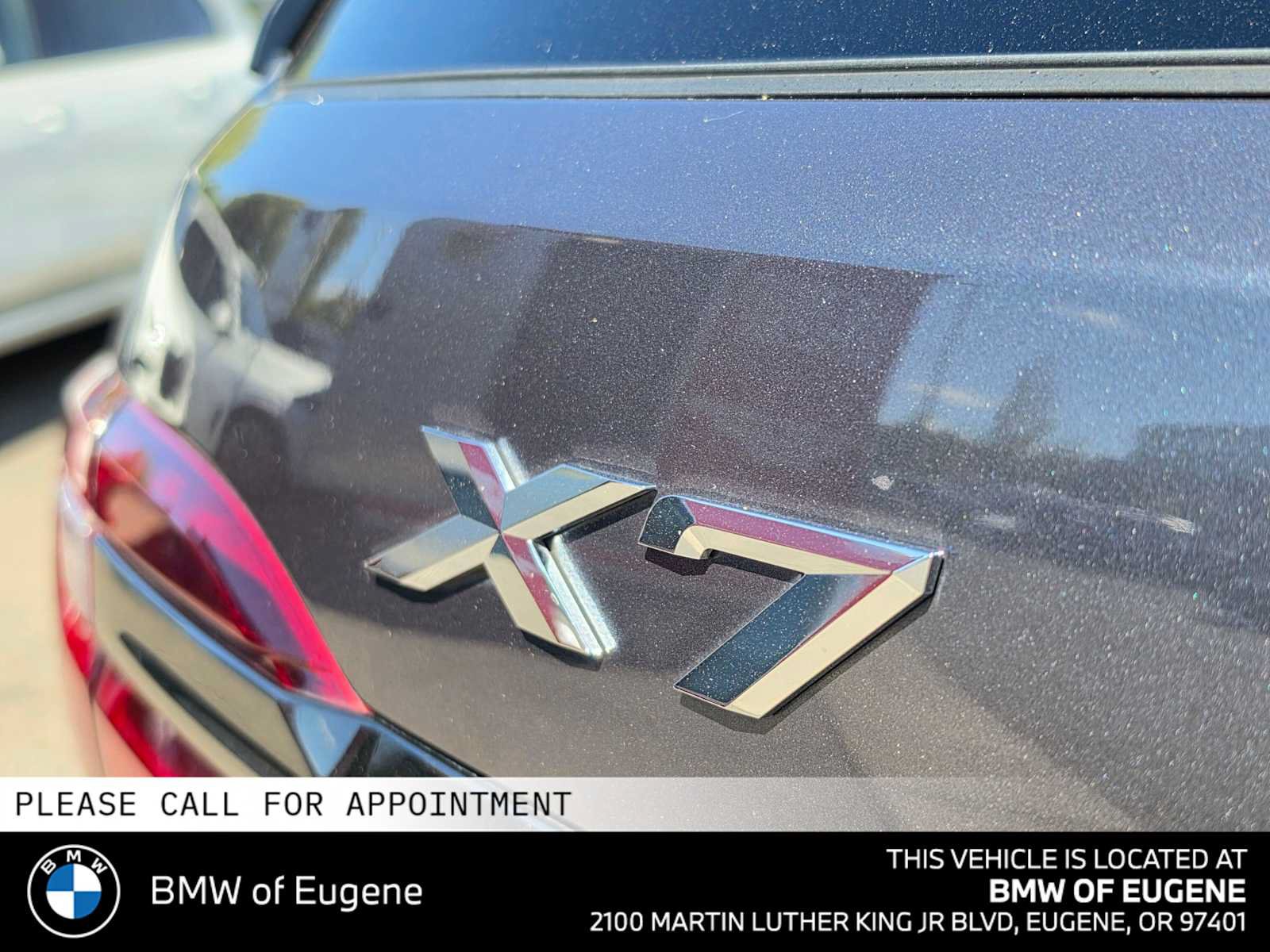 Used 2022 BMW X7 xDrive40i w/ M Sport Package AWD/4WD image 16
