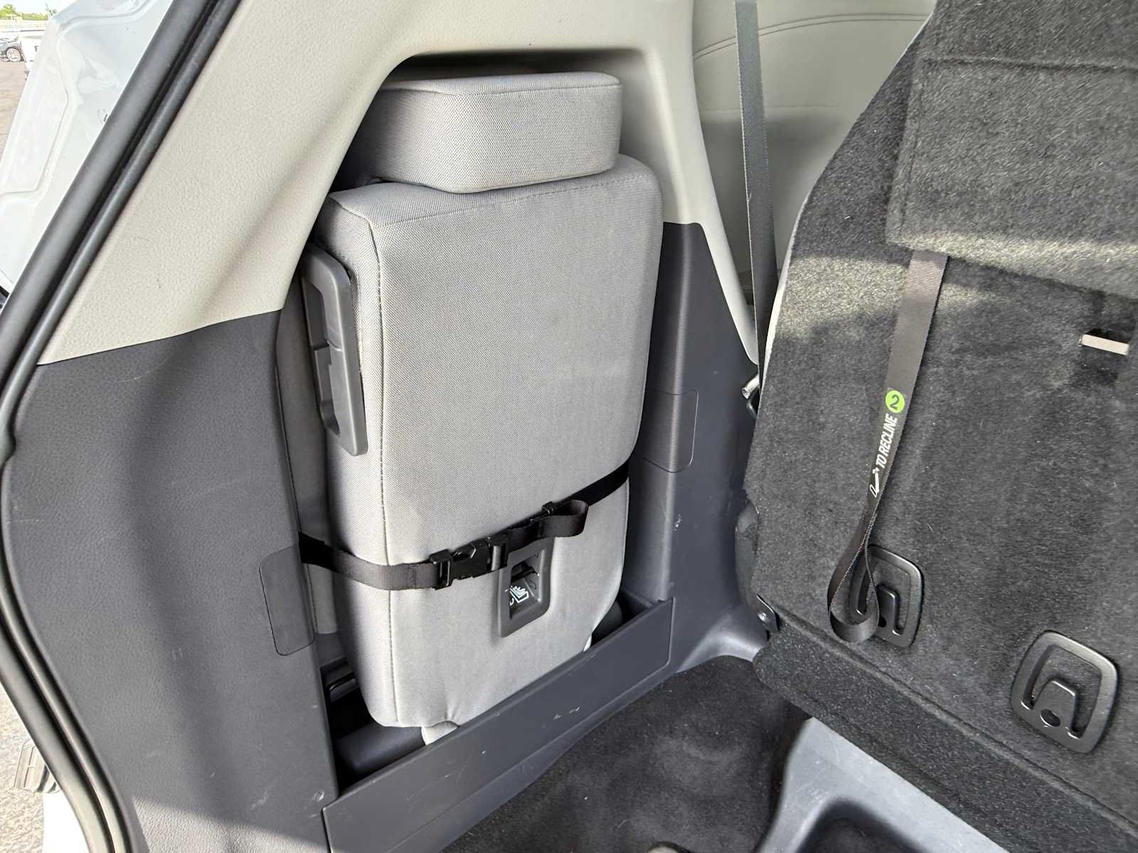 Certified 2022 Toyota Sienna LE FWD image 35