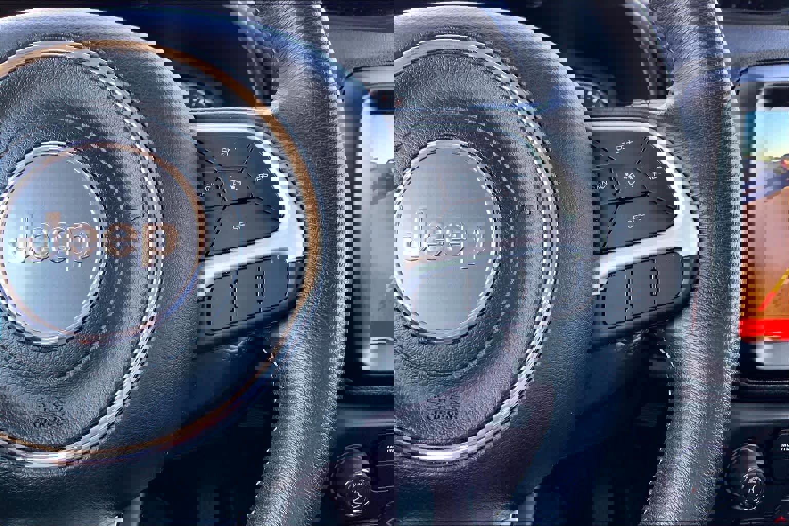 Used 2023 Jeep Renegade Latitude w/ Premium Group image 47