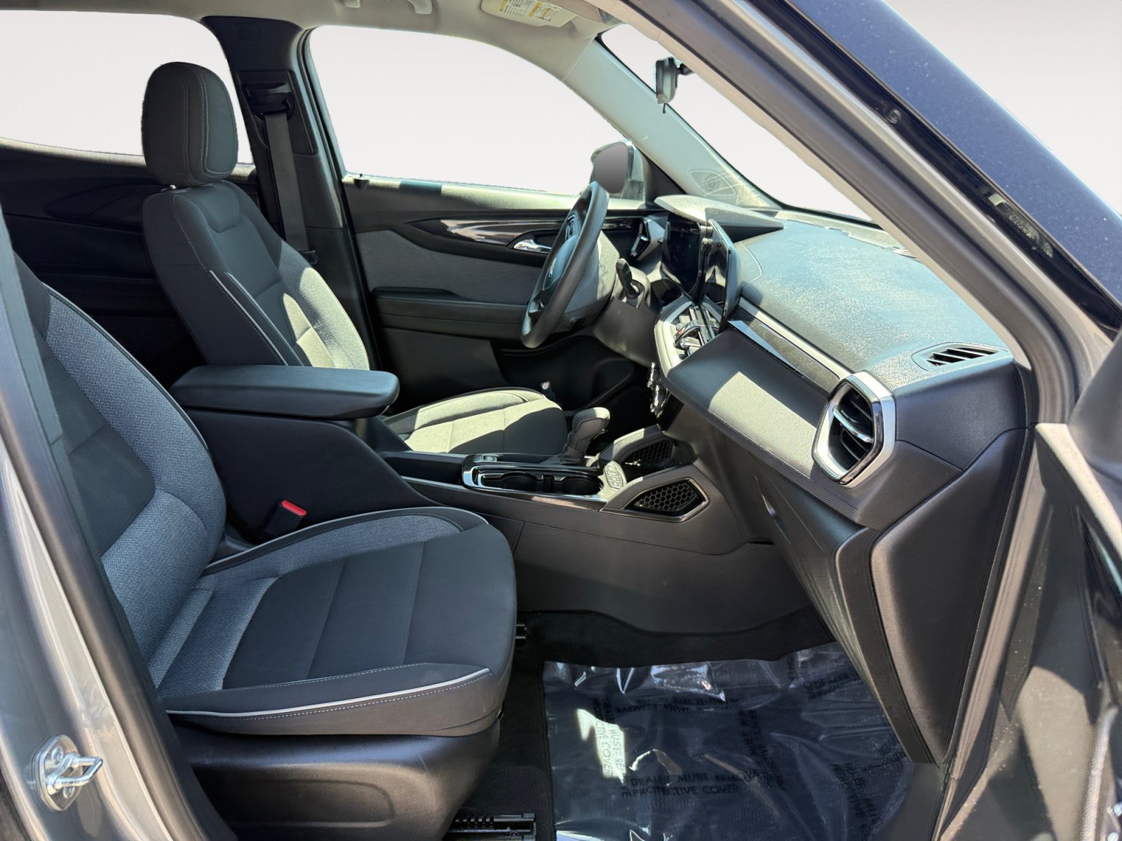 Used 2025 Chevrolet TrailBlazer LT AWD/4WD image 19