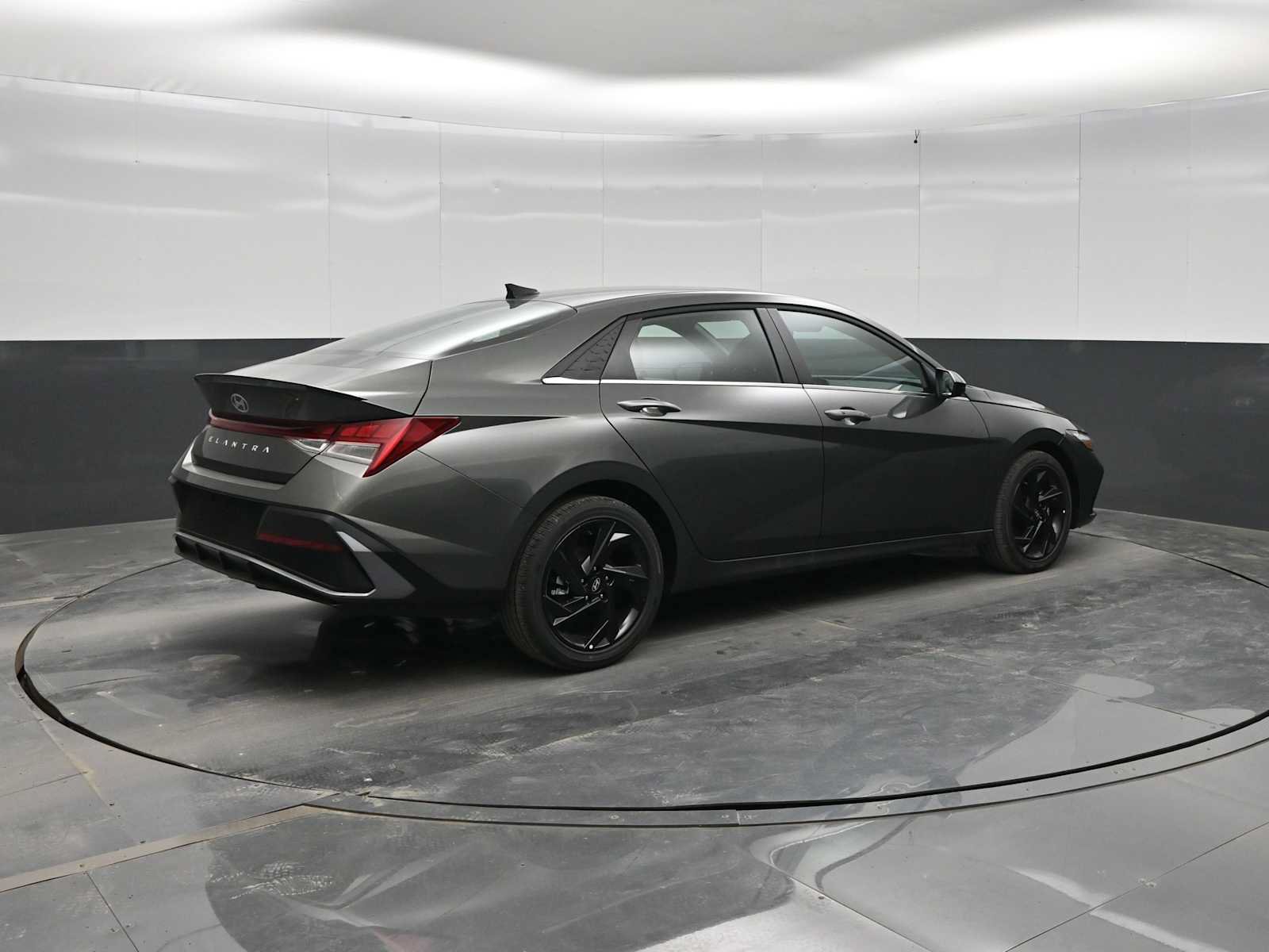New 2026 Hyundai Elantra SEL Sport Premium FWD image 7