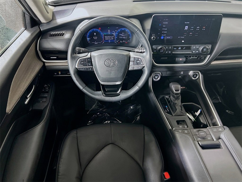 Used 2024 Toyota Grand Highlander Limited image 20