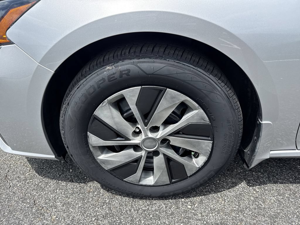 Used 2024 Nissan Altima 2.5 S FWD image 11
