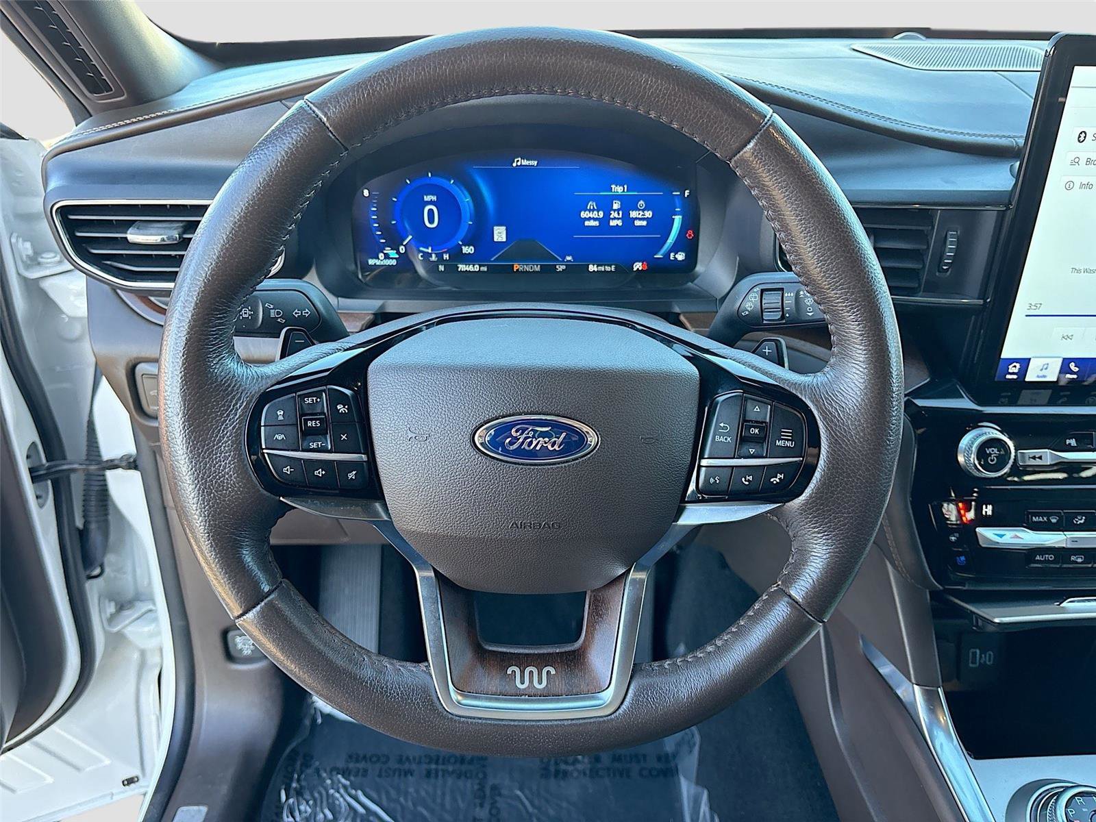 Used 2021 Ford Explorer King Ranch w/ Premium Technology Package RWD image 11