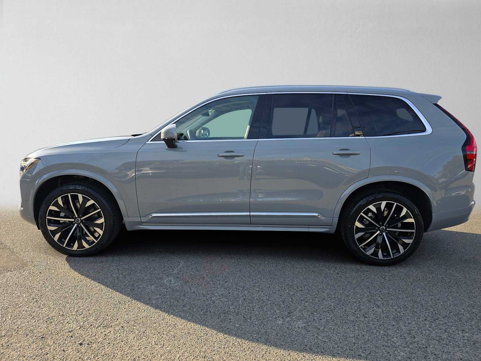 Used 2026 Volvo XC90 B6 Ultra w/ Protection Package AWD/4WD image 6