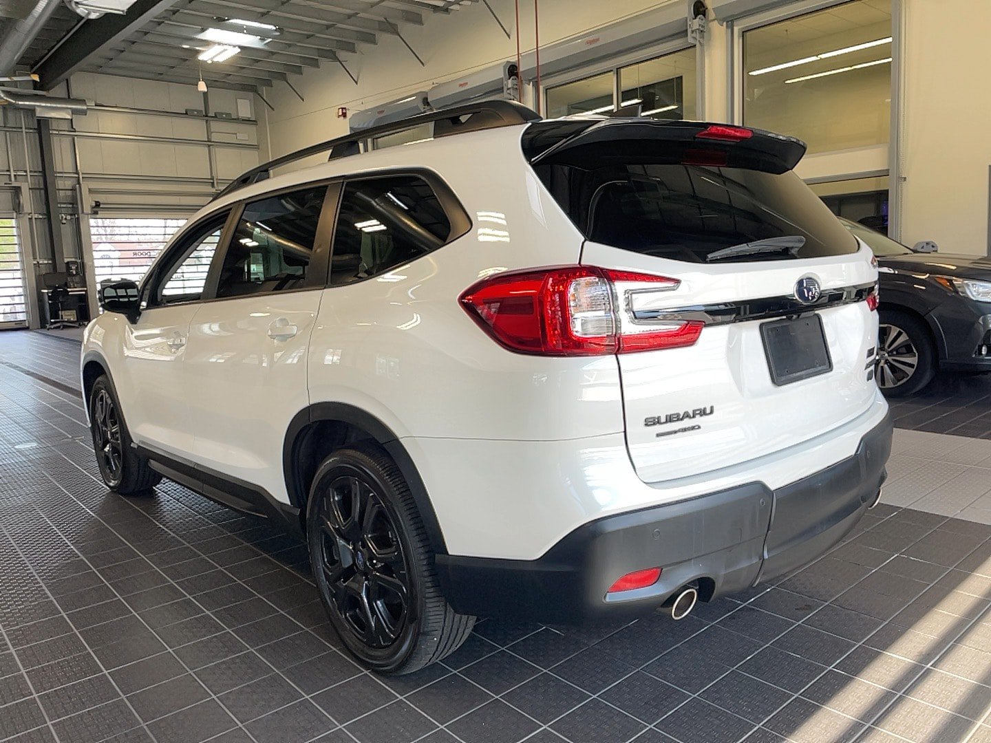 Used 2024 Subaru Ascent Onyx Edition AWD/4WD image 6