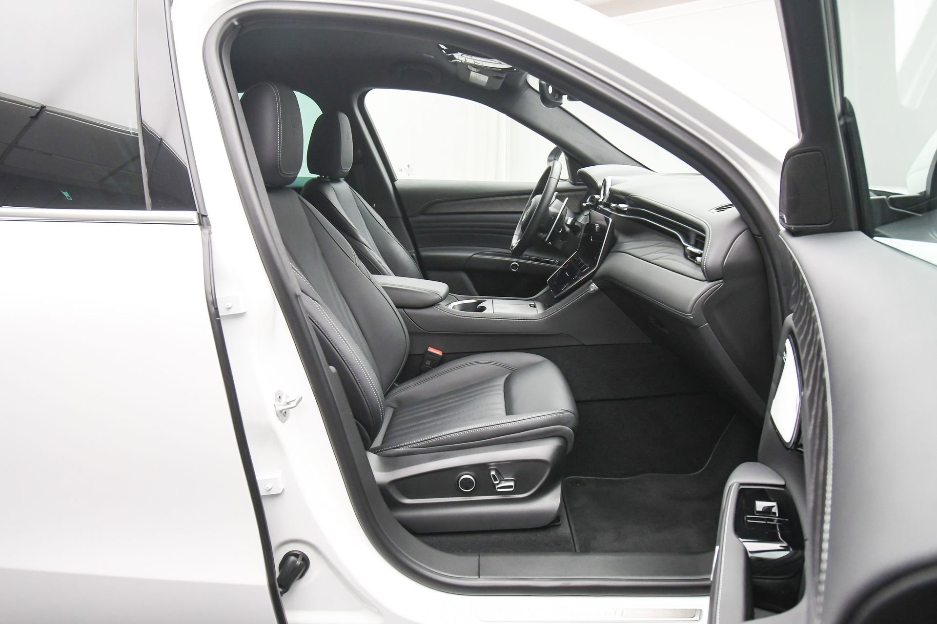 New 2025 Maserati Grecale GT image 44