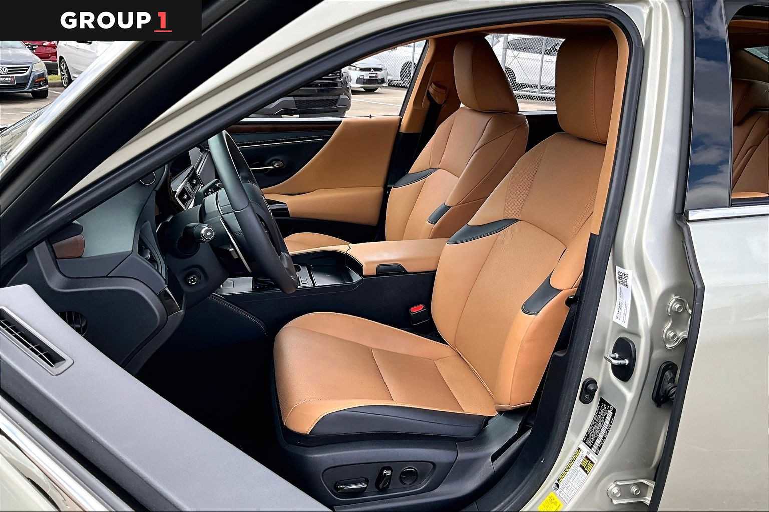 Certified 2023 Lexus ES 350 w/ Premium Package image 7