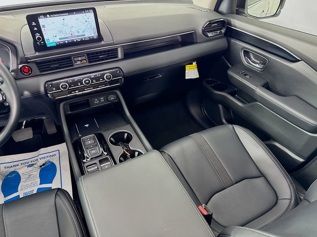 Used 2025 Honda Pilot Touring image 32