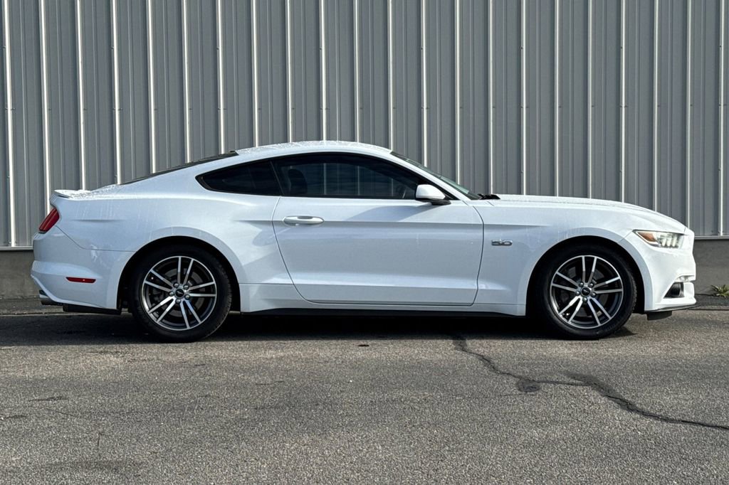 Used 2017 Ford Mustang GT RWD image 3