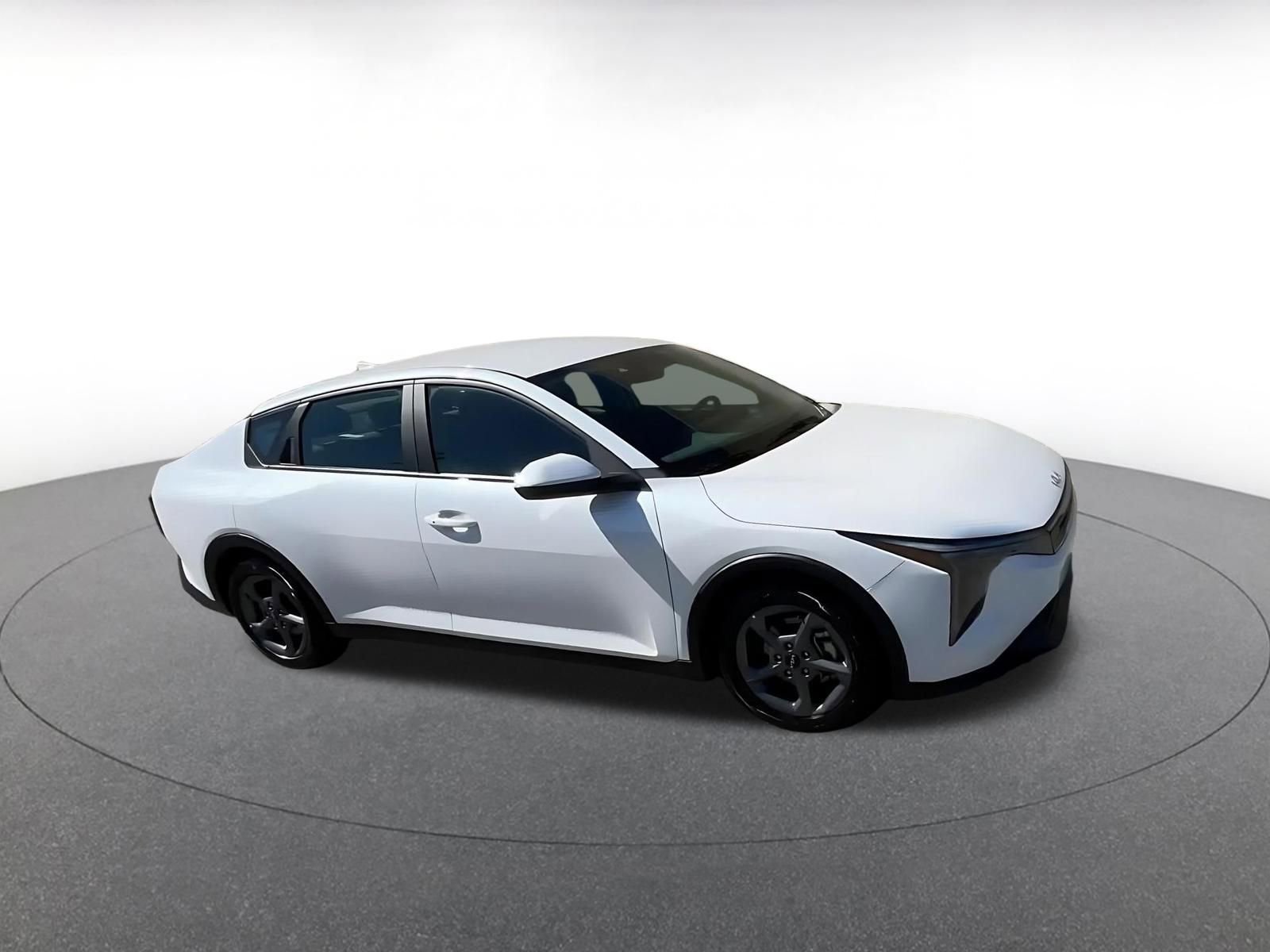 Used 2025 Kia K4 LXS image 2