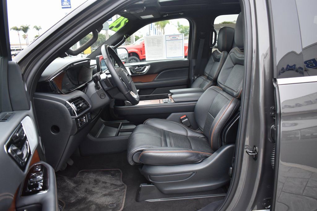 Used 2024 Lincoln Navigator Black Label image 25