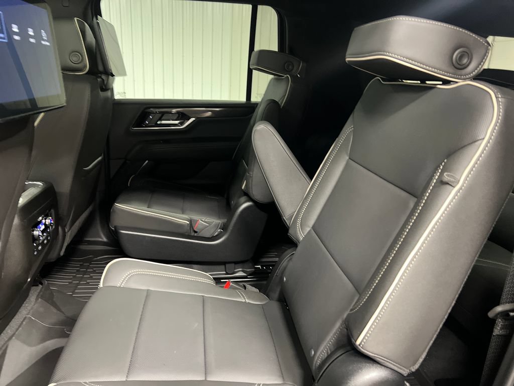 New 2026 GMC Yukon XL Elevation w/ Elevation Premium Package AWD/4WD image 13