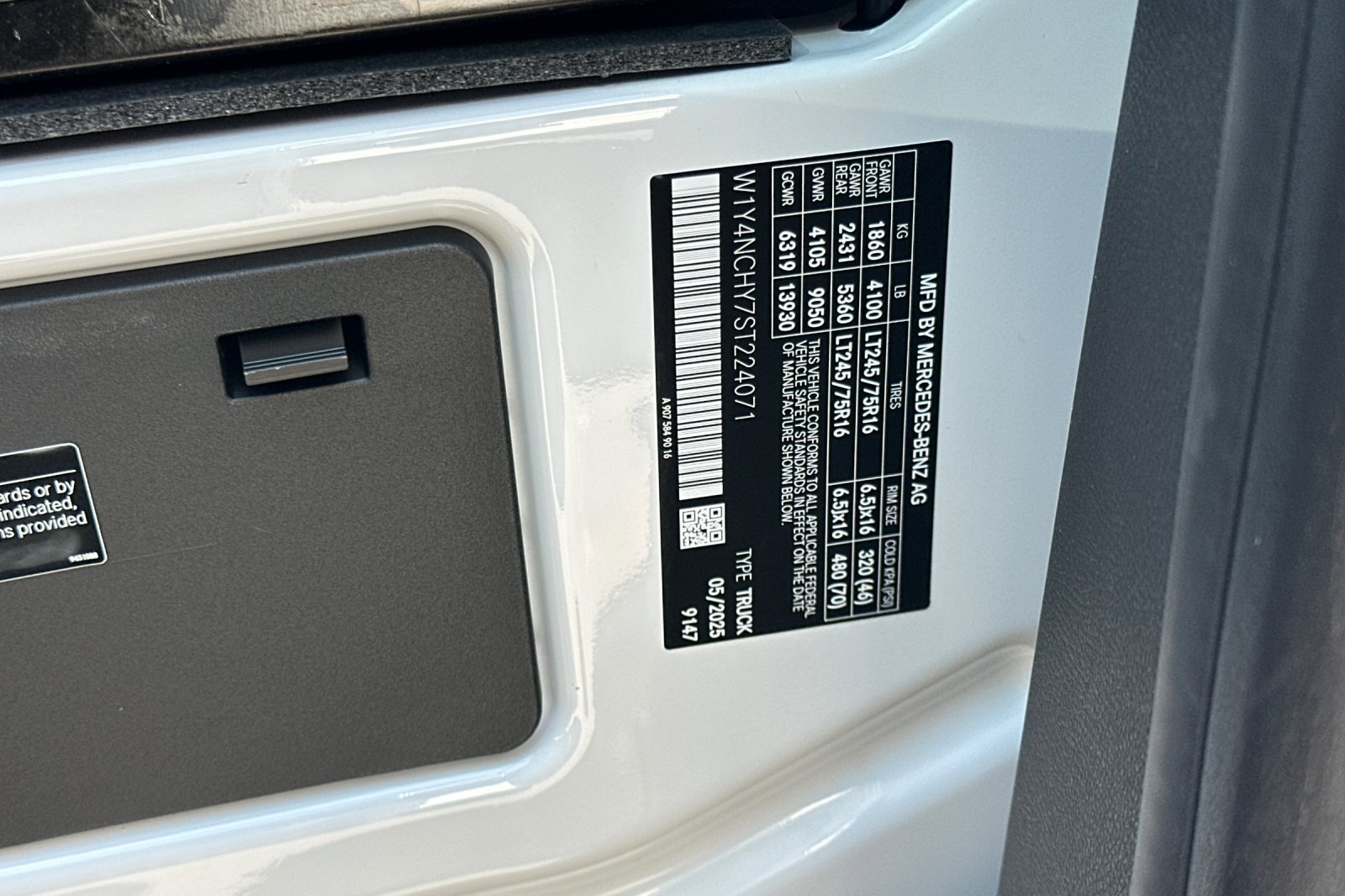 New 2025 Mercedes-Benz Sprinter 2500 image 28