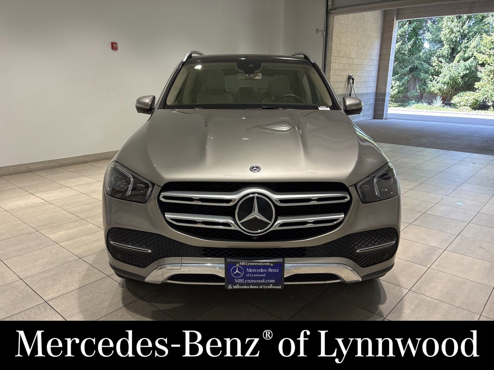 Used 2020 Mercedes-Benz GLE 350 4MATIC image 2