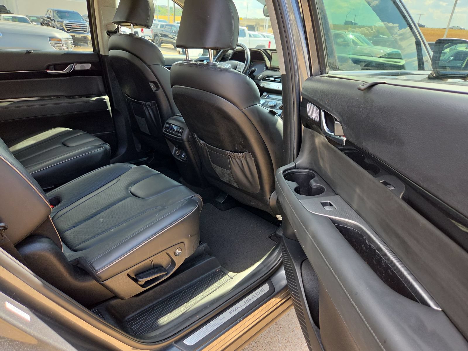 Used 2022 Hyundai Palisade Limited w/ Cargo Package FWD image 28