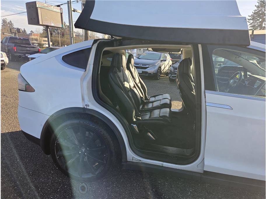 Used 2016 Tesla Model X 90D AWD/4WD image 23